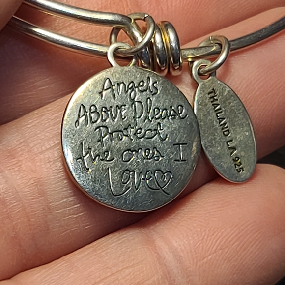 5 cute silver tone bangle bracelets size 7" - Picture 3 of 7